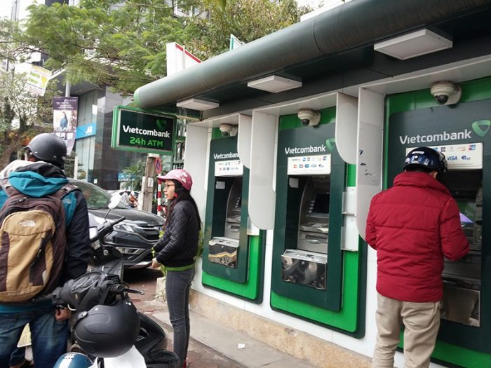 làm thẻ ATM Vietcombank mất bao lâu